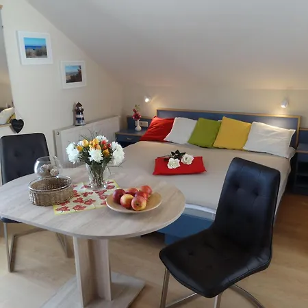 Yachthafenresidenz-wohnung-5306-817 아파트